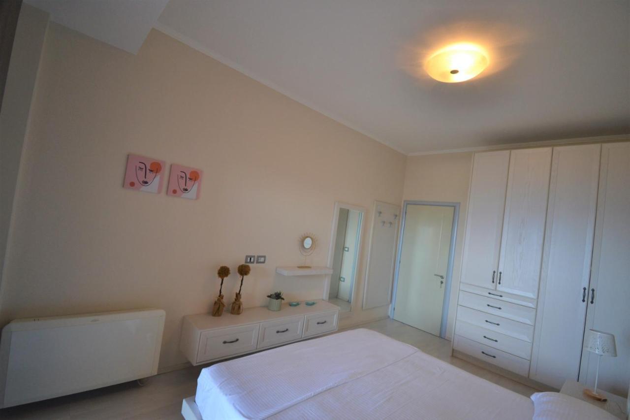Luxury Penthouse B&E Apartment Sarandë Exterior foto