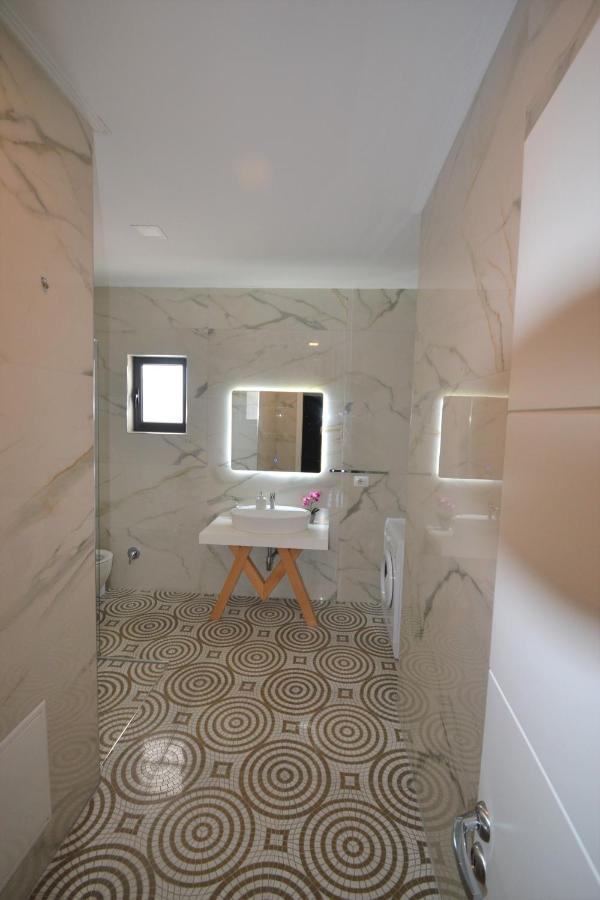 Luxury Penthouse B&E Apartment Sarandë Exterior foto